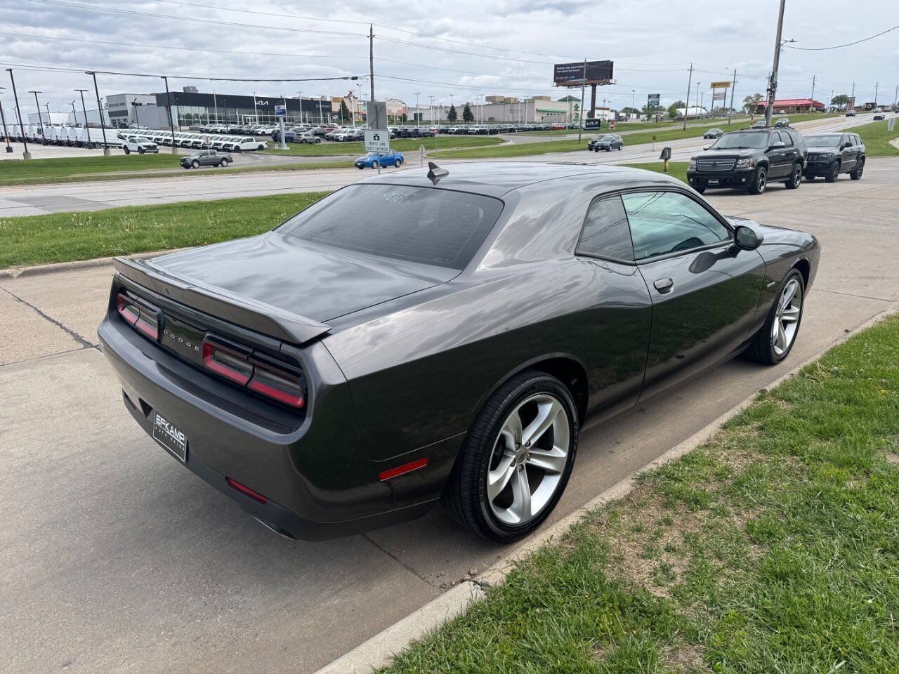 Used 2018 Dodge Challenger R/T w/ Sound Group RWD image 5