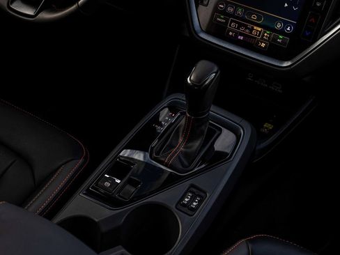 Used 2025 Subaru Crosstrek 2.5i Limited w/ Crosstrek Mirror Package image 25