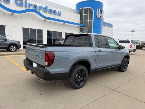 New 2026 Honda Ridgeline Black Edition image 2