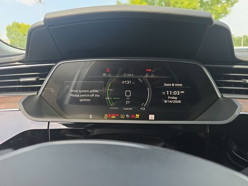 Used 2020 Audi e-tron Premium Plus AWD/4WD image 16