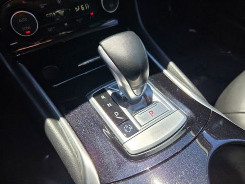 Used 2018 INFINITI QX30 Premium w/ Navigation Package AWD/4WD image 29