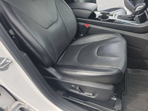 Used 2017 Ford Edge Titanium w/ Equipment Group 302A AWD/4WD image 14