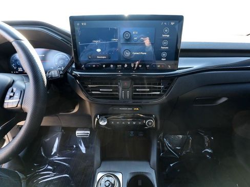 Certified 2023 Ford Escape ST-Line Elite AWD/4WD image 17