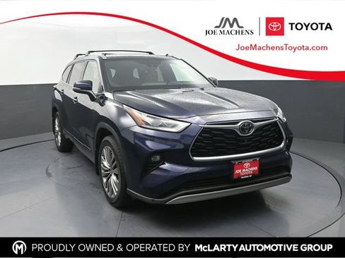 Certified 2020 Toyota Highlander Platinum AWD/4WD image 1
