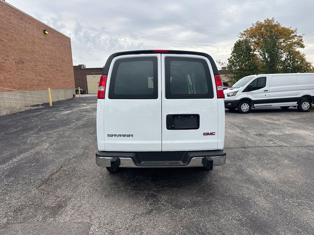 Used 2025 GMC Savana 2500 w/ Driver Convenience Package RWD image 4