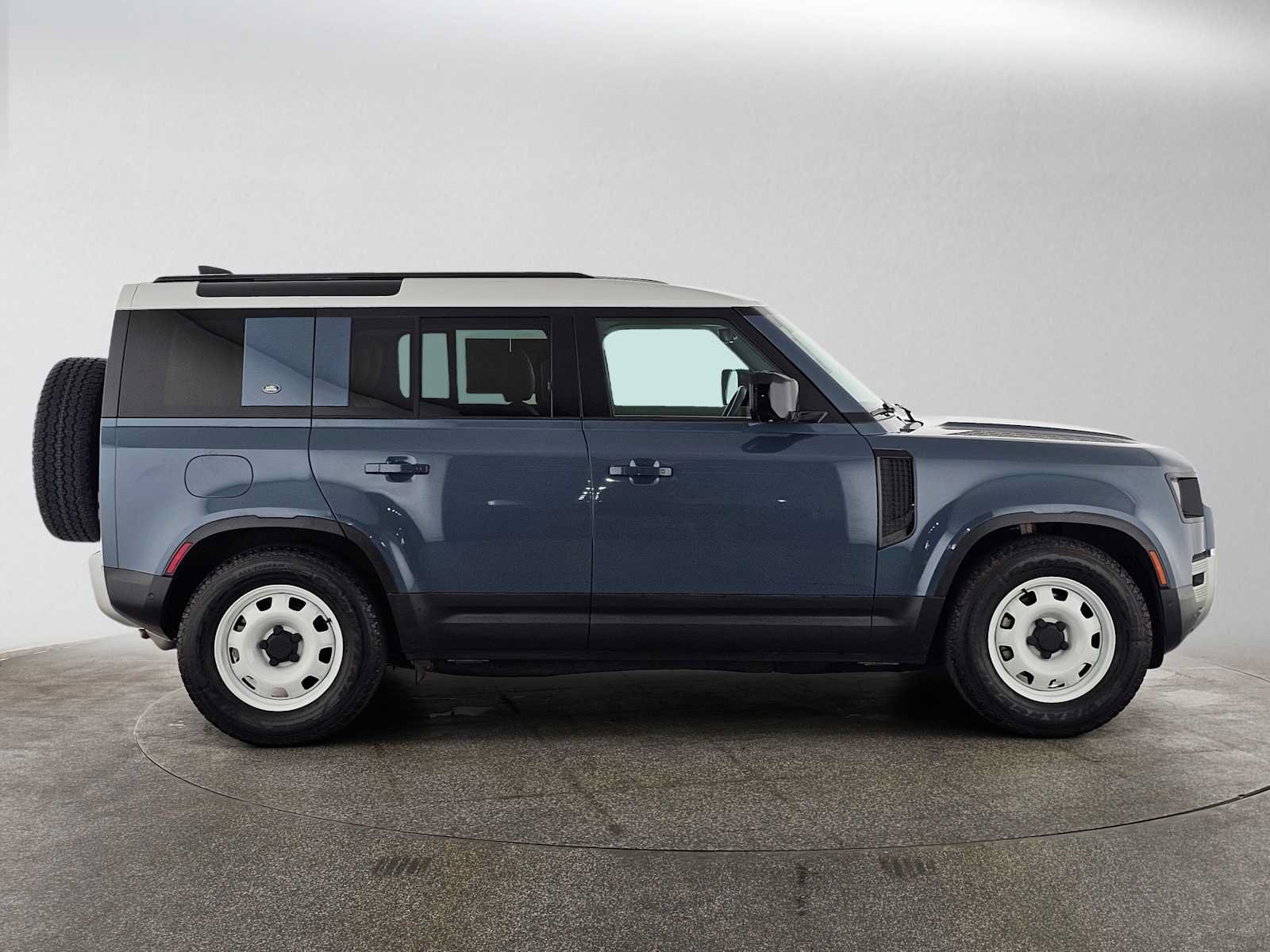 Used 2023 Land Rover Defender 110 S AWD/4WD image 6