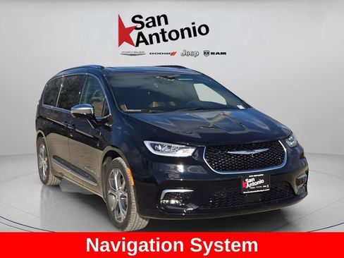 New 2026 Chrysler Pacifica Pinnacle w/ Trailer Tow Group image 2