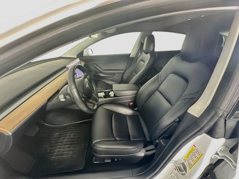 Used 2018 Tesla Model 3 Long Range RWD image 13