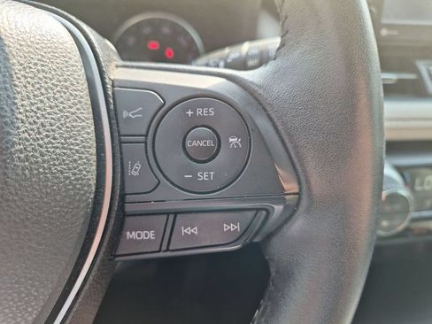 Used 2021 Toyota RAV4 XLE Premium FWD image 19