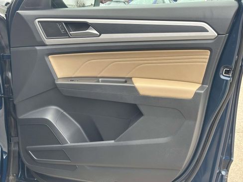 Used 2022 Volkswagen Atlas Cross Sport SE w/ Panoramic Sunroof Package image 8