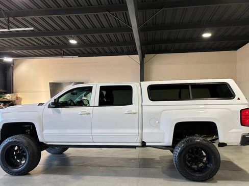 Used 2018 Chevrolet Silverado 1500 LT w/ All Star Edition AWD/4WD image 4