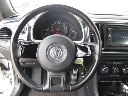 Used 2012 Volkswagen Beetle Turbo FWD image 12