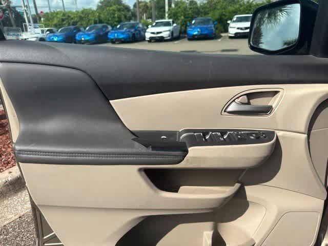 Used 2011 Honda Odyssey LX image 16