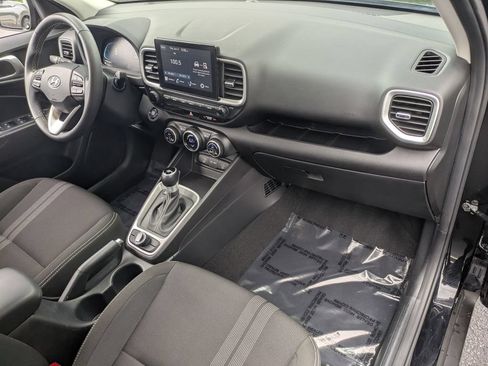 Used 2025 Hyundai Venue SEL FWD image 33