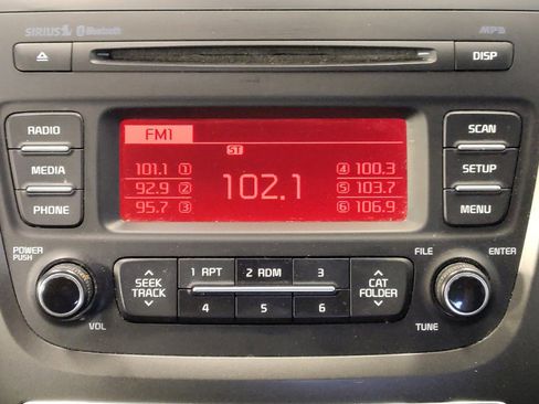 Used 2015 Kia Sorento LX image 25
