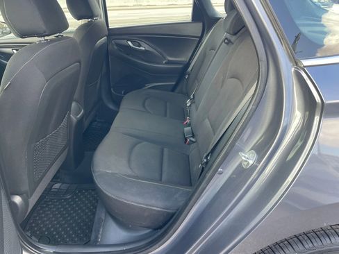 Used 2019 Hyundai Elantra GT FWD image 16
