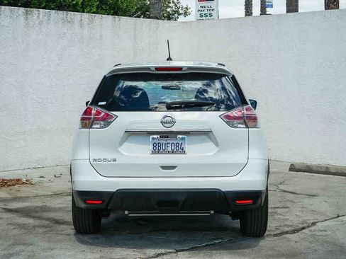 Used 2016 Nissan Rogue S FWD image 5