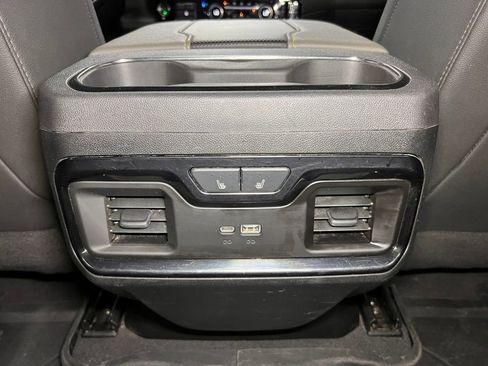 Used 2024 Chevrolet Silverado 2500 ZR2 w/ Technology Package AWD/4WD image 17