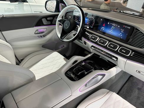 New 2025 Mercedes-Benz Maybach GLS 600 4MATIC image 11