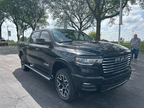 Used 2025 RAM 1500 Laramie w/ Sport Appearance Package AWD/4WD image 3