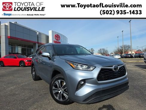 Used 2020 Toyota Highlander XLE image 1