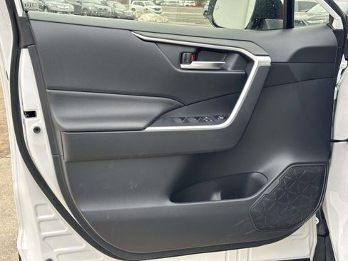 Used 2024 Toyota RAV4 XLE w/ Convenience Package image 15