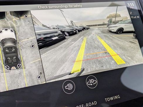 Used 2024 Land Rover Discovery Dynamic SE image 13