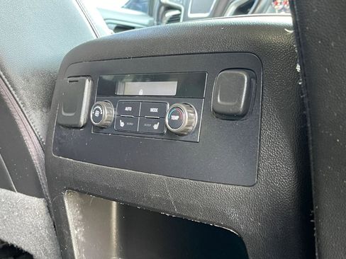 Used 2017 GMC Yukon XL SLT image 38