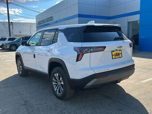 New 2026 Chevrolet Equinox LT w/ Convenience Package II AWD/4WD image 9