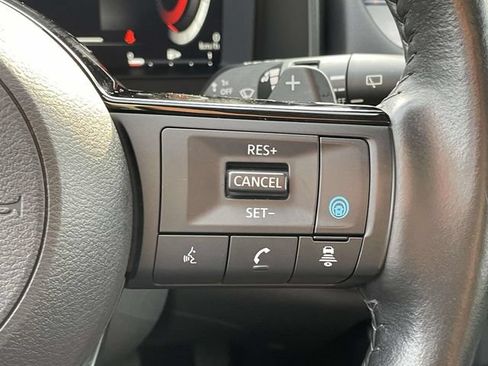 Used 2024 Nissan Rogue SL AWD/4WD image 19