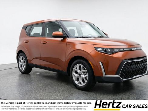 Used 2025 Kia Soul LX w/ LX Technology Package FWD image 1