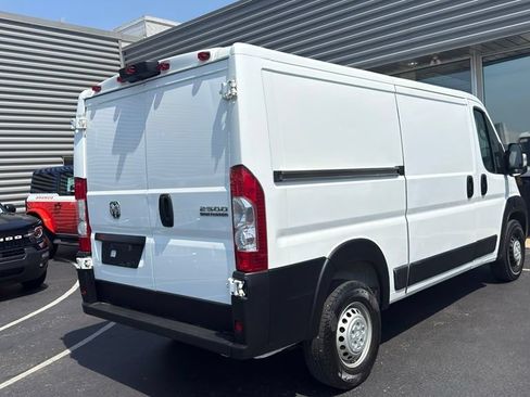 Used 2025 RAM ProMaster 2500 w/ Convenience Group FWD image 5