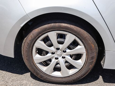 Used 2023 Toyota Corolla LE FWD image 8