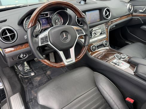 Used 2013 Mercedes-Benz SL 550 image 16