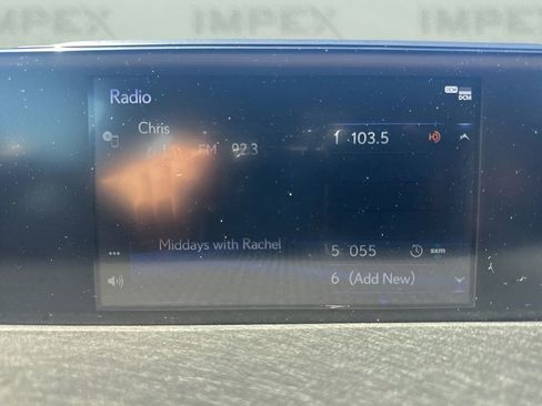 Used 2019 Lexus UX 200 w/ Premium Package image 18