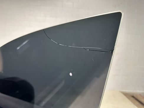 Used 2024 Tesla Model Y Performance image 10