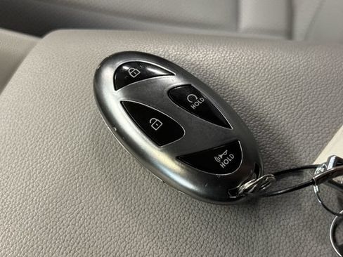 Used 2024 Hyundai Elantra Limited FWD image 11