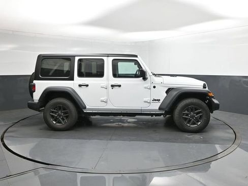 Used 2024 Jeep Wrangler Sport S image 26