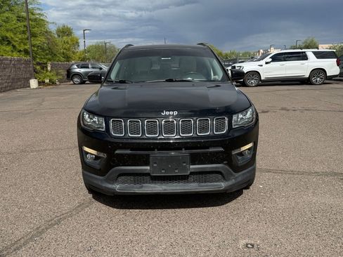 Used 2018 Jeep Compass Latitude w/ Popular Equipment Group AWD/4WD image 2