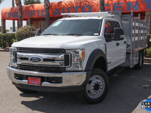 Used 2017 Ford F550 2WD Crew Cab Super Duty image 4