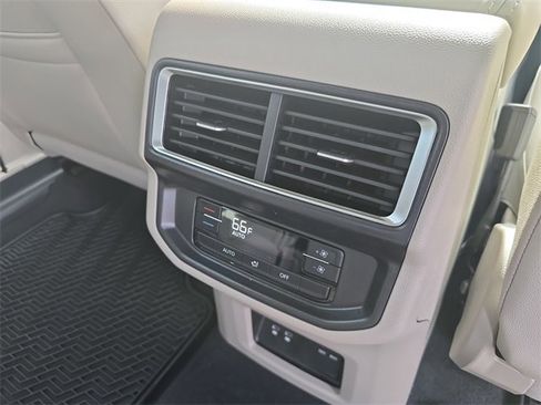 New 2026 Volkswagen Atlas SE image 12