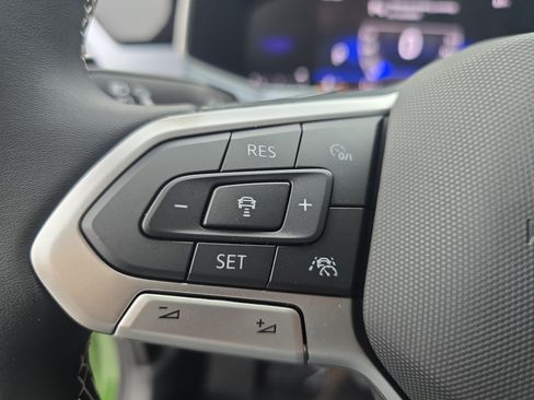 New 2026 Volkswagen Taos SE FWD image 16