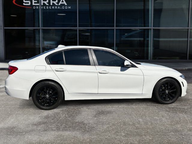 Used 2016 BMW 320i xDrive Sedan AWD/4WD image 4