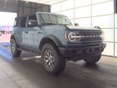 Used 2023 Ford Bronco Badlands AWD/4WD image 2