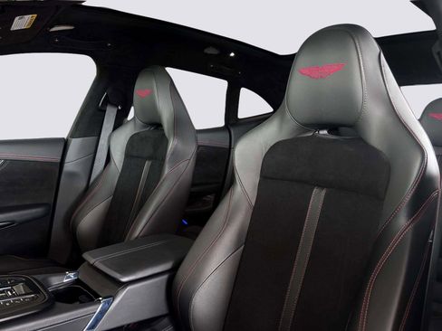 Used 2025 Aston Martin DBX 707 image 14