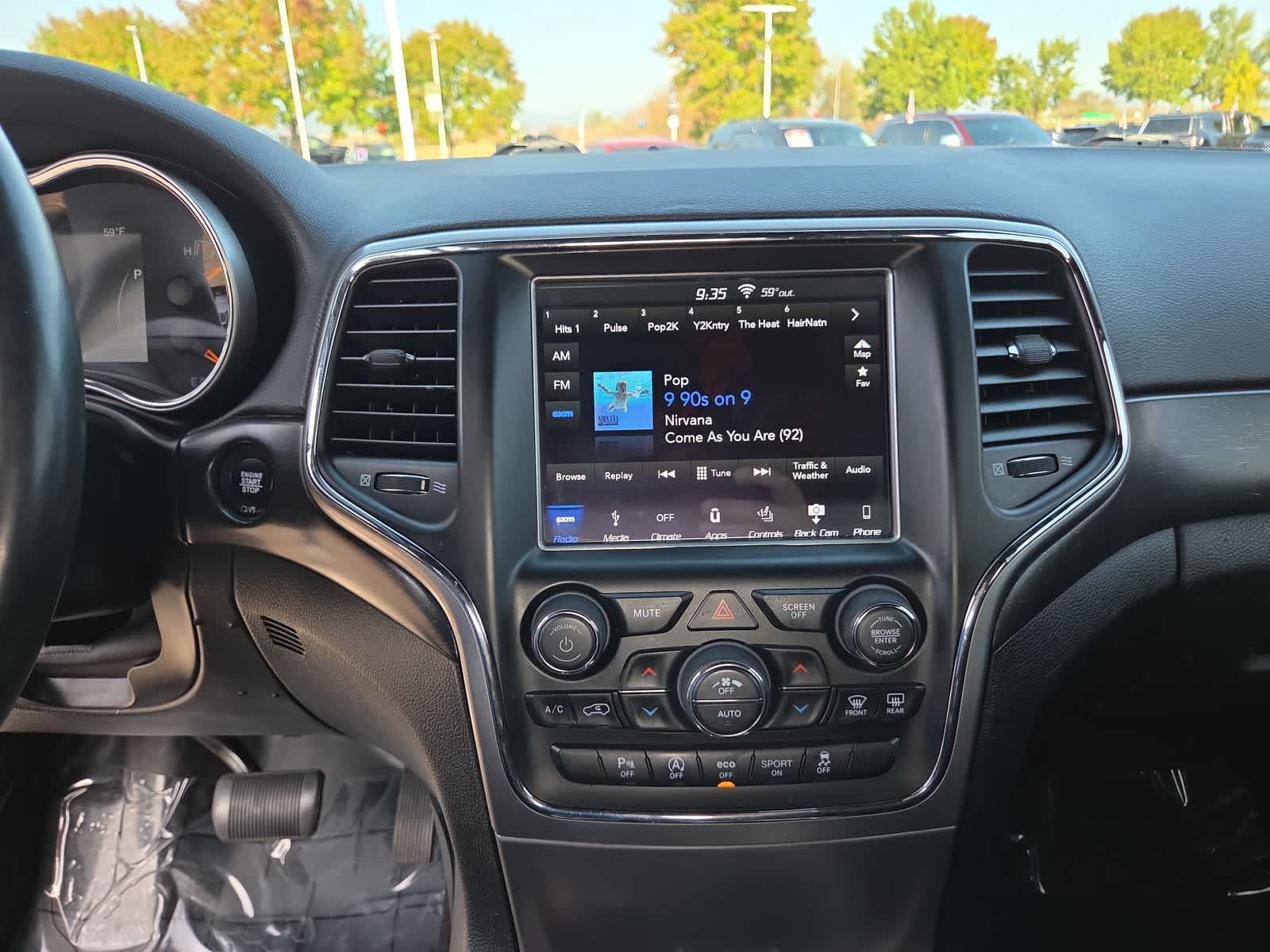 Used 2018 Jeep Grand Cherokee Altitude AWD/4WD image 24