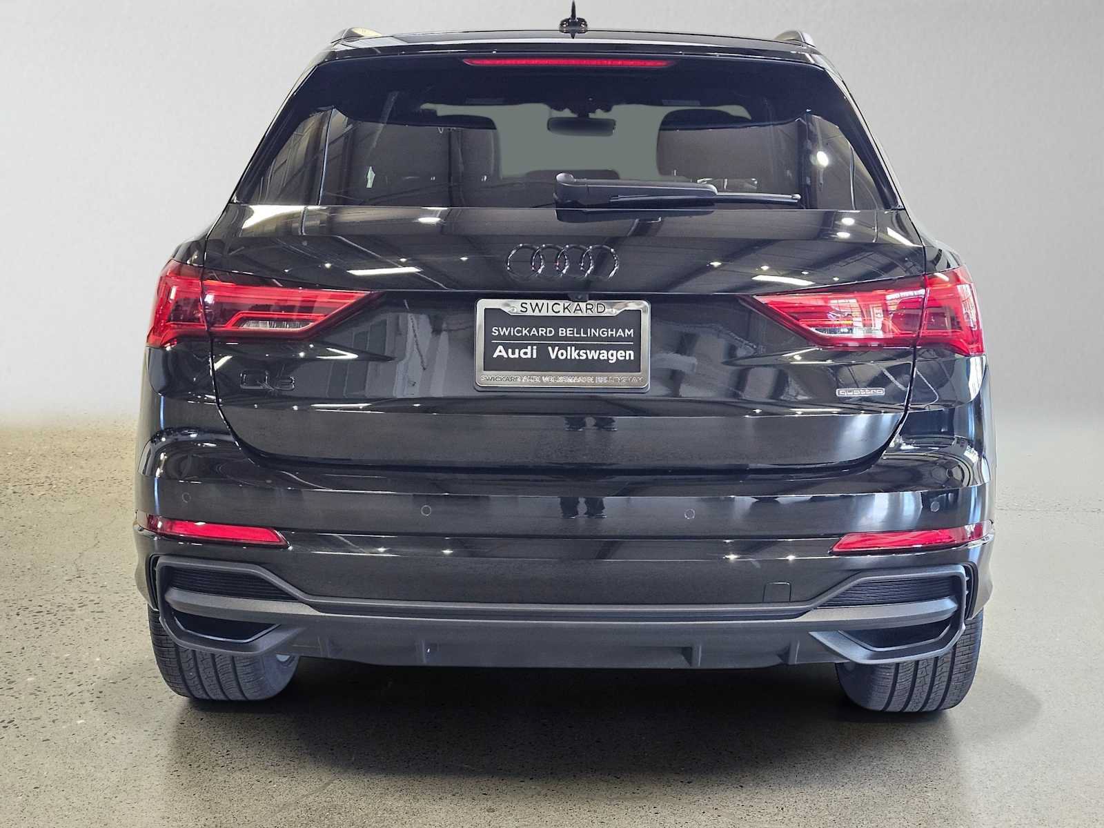 Used 2025 Audi Q3 2.0T Premium w/ Convenience Package AWD/4WD image 4