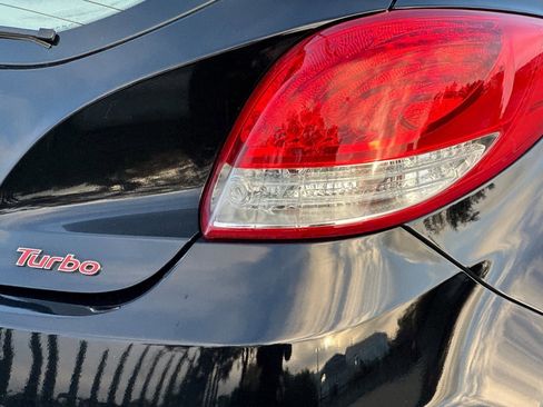 Used 2016 Hyundai Veloster Turbo image 12