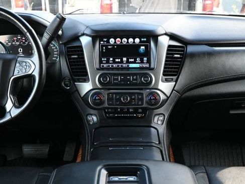 Used 2018 Chevrolet Suburban Premier AWD/4WD image 12