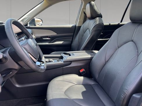 Used 2025 Toyota Grand Highlander AWD Hybrid image 10